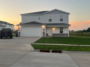 304 Post Oak Dr, Hudson, IA 50643