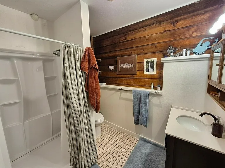 2304 Lisa Ln — Photo 9