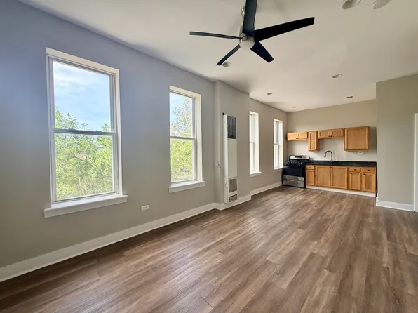 2059 W 23rd St APT 2R, Chicago, IL 60608