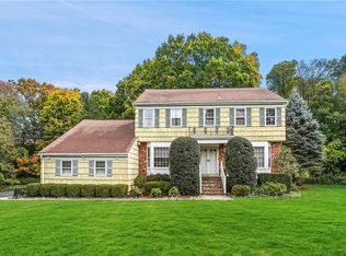 2 Lyons Rd, Armonk, NY 10504