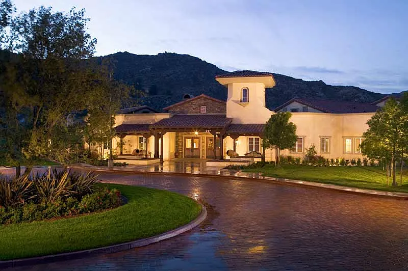 8240 Campbell Ct