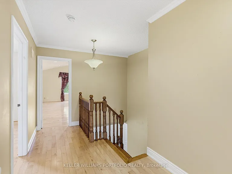 73 Jessica Gdns — Photo 18