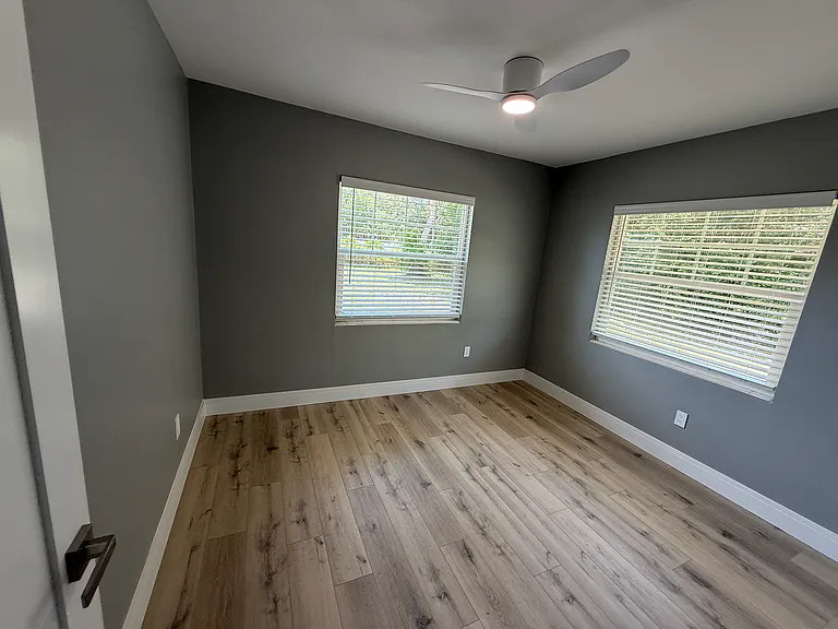 3104 Saint Clair Ave — Photo 28