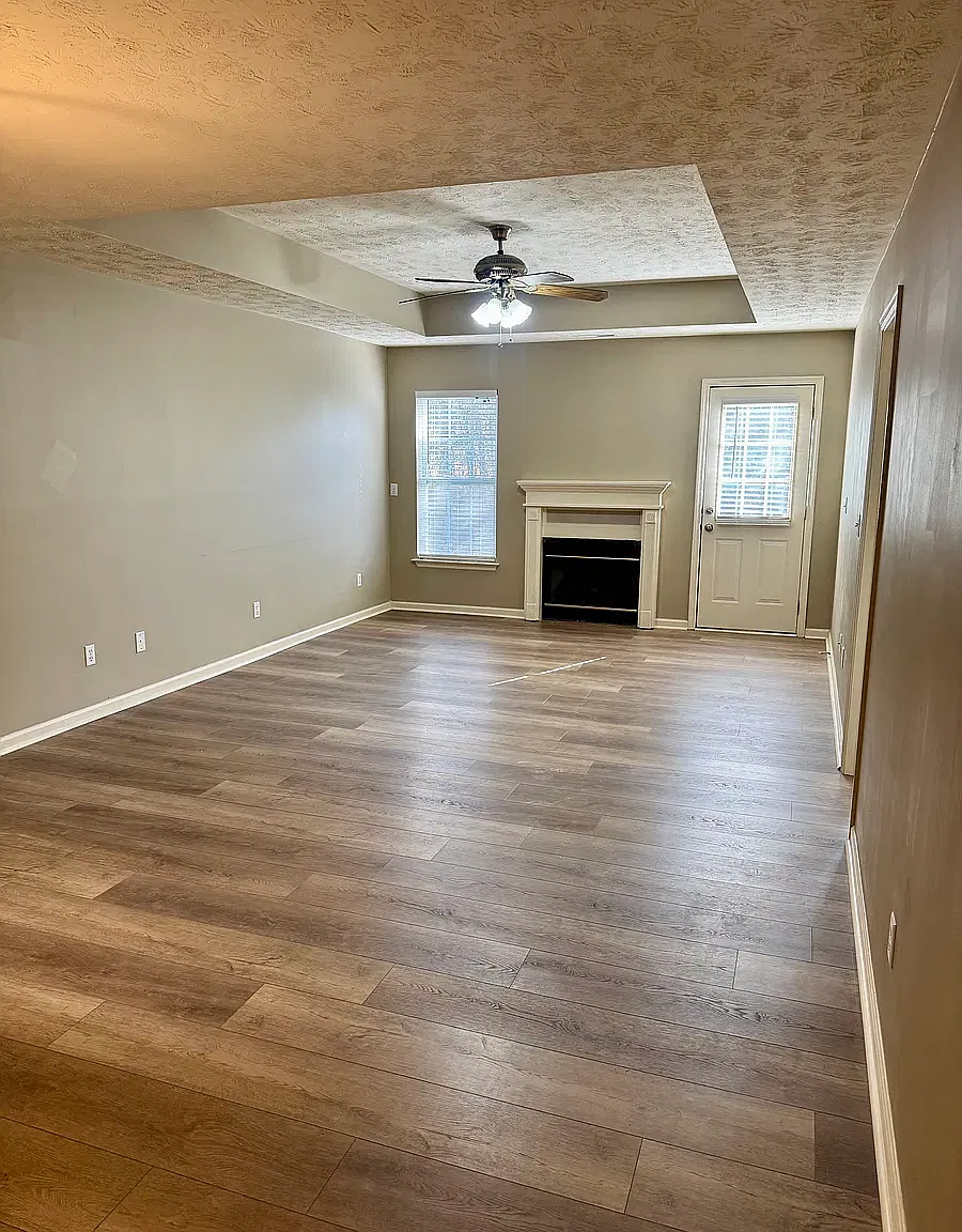 2 bed, $1,300 — Photo 3