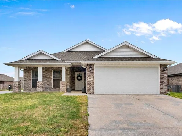 6005 NW Grant St, Bentonville, AR 72713