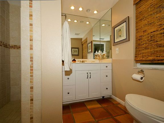 Master Bath/walk In Shower