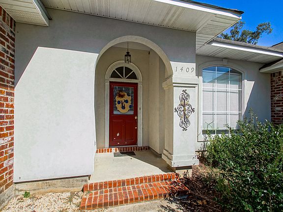 3rd image of 1409 Cottonwood Dr