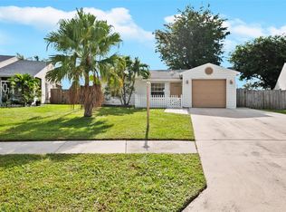 7786 Ridgewood Dr, Lake Worth, FL 33467