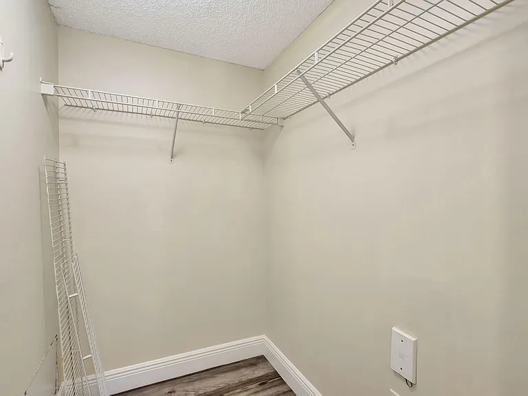 600 Crestwood Ct N #609 — Photo 23