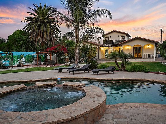 3rd image of 5663 Jumilla Ave