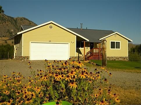 13 Osprey Lane Home offers great location