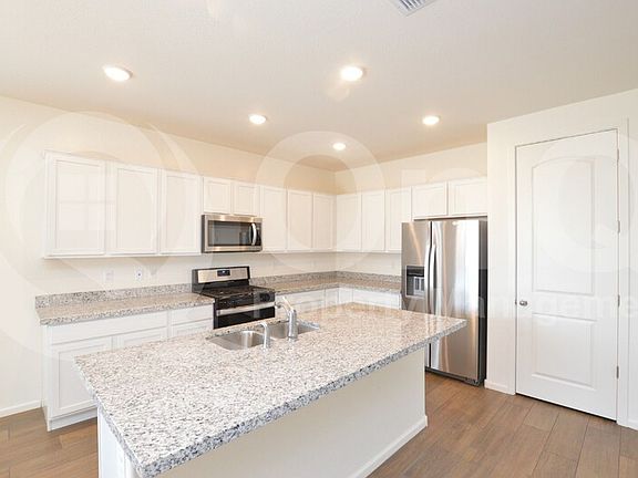 2nd image of 2025 N Thunderbird Ave