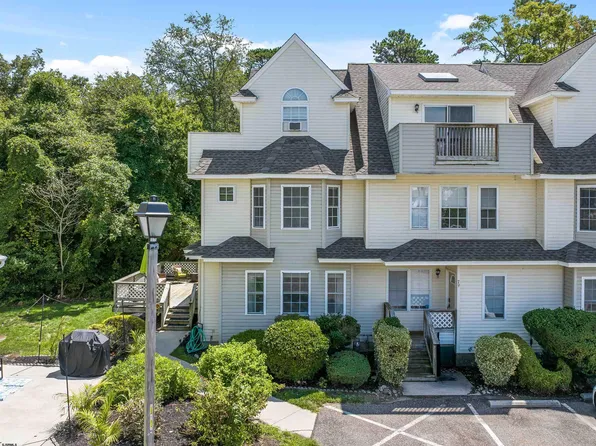 78 Catherine Ct, Egg Harbor Township, NJ 08234