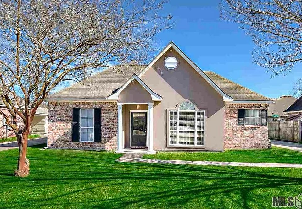 1st image of 14334 Whispering Oaks Dr