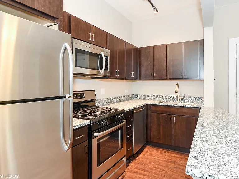 644 W Wrightwood — Photo 39