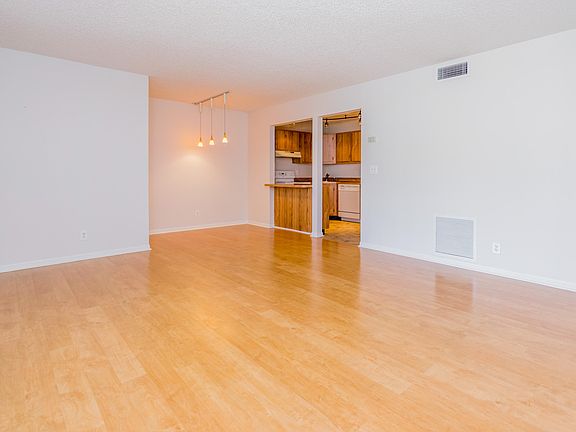 3rd image of 4709 Sable Pine Cir APT D2