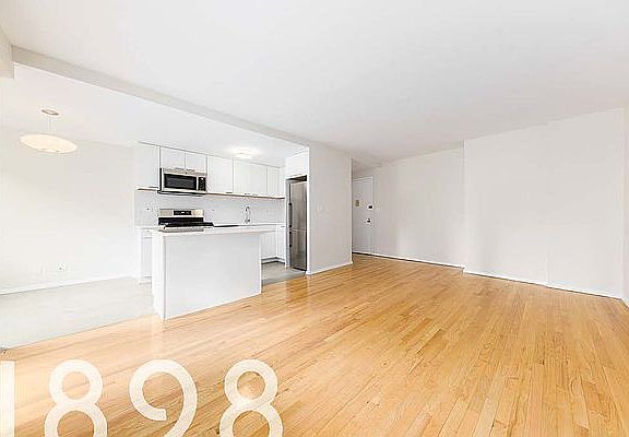 4th image of 135 W 96th St APT 8F