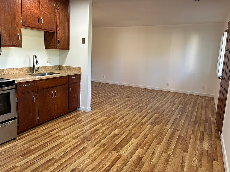 1987 Colony St #5 — Photo 7