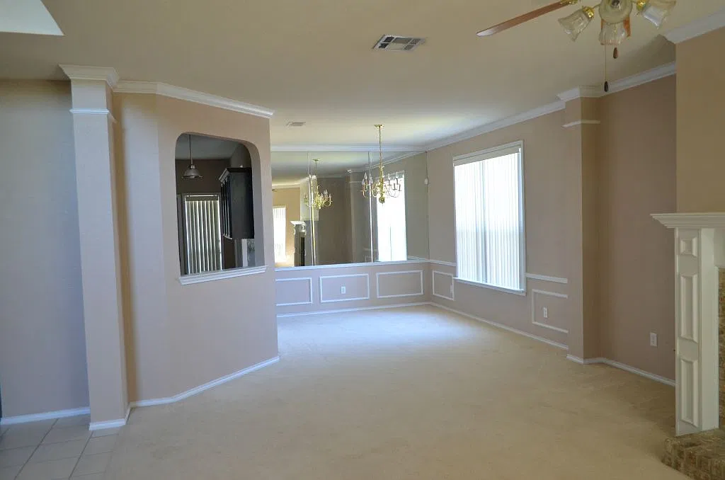 4 bed, 2742 sqft, $1,995 — Photo 4