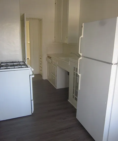 812 N Detroit St — Photo 13