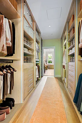 Sold by Compass | media 16