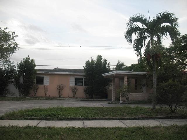 1st image of 20 NE 56th Ct