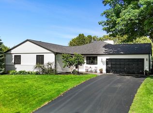 4272 Ridgemoor Dr, Traverse City, MI 49684