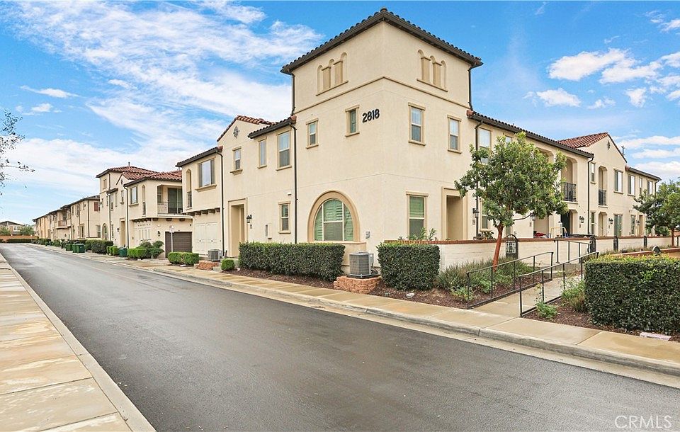 1st image of 2818 E Berry Loop Privado Unit 76