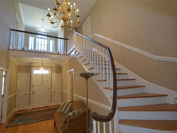 2nd image of 437 Summit Ave