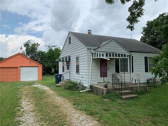 3rd image of 1710 S Moreland Ave
