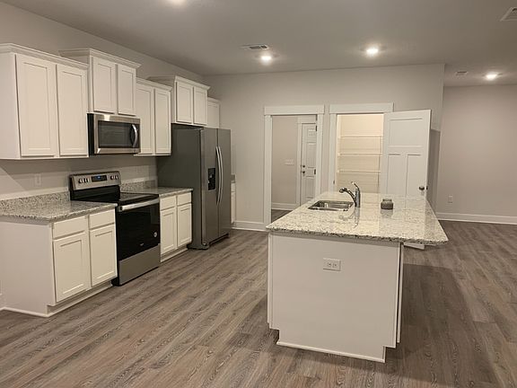 5th image of 6009 Forest Bay Ave