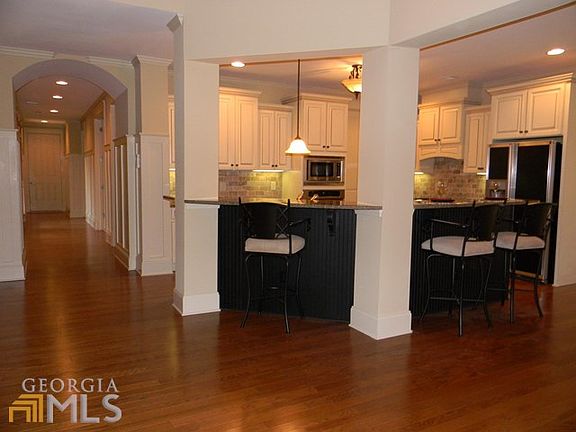 2nd image of 55 Beacon Crst