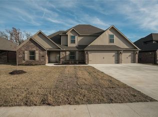 1081 Quail Hollow Dr, Bentonville, AR 72712