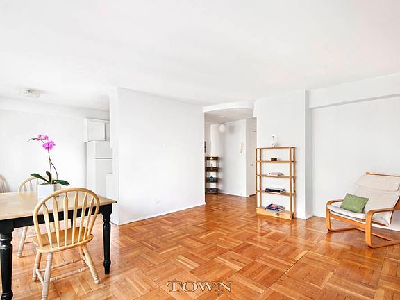 2nd image of 130 Saint Edwards St APT 4C