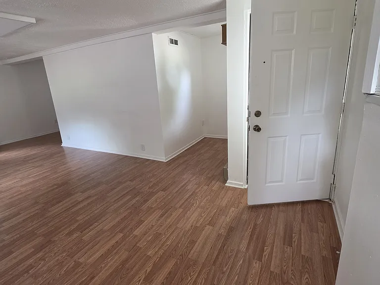 212 Brady Ln #B — Photo 25