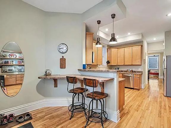 4th image of 3832 Shenandoah Ave