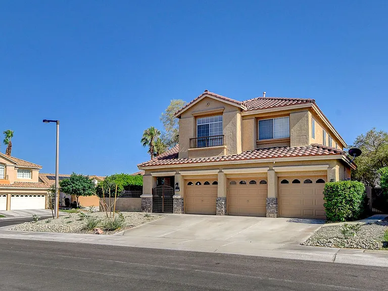 8401 Desert Quail Dr — Photo 3