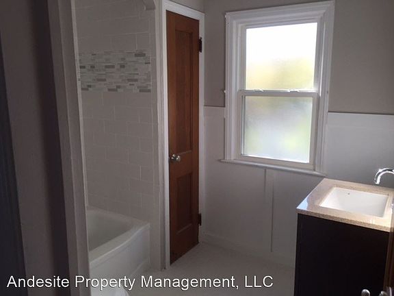 5th image of 1388 Villa Dr
