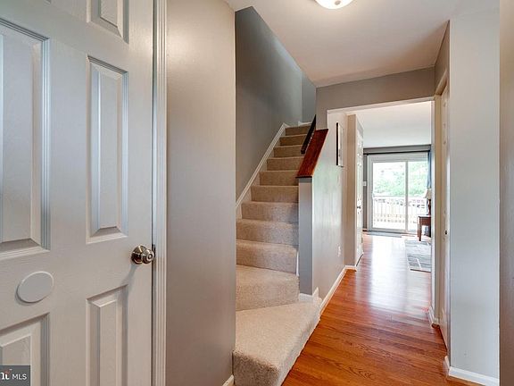 3rd image of 9121 Aspenpark Ct