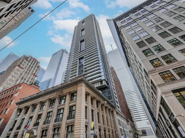 70 Temperance St #1611, Toronto, ON M5H 0B1