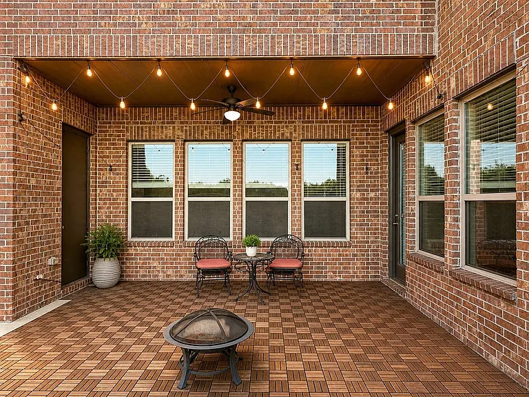 1066 Fullerton Dr — Photo 25