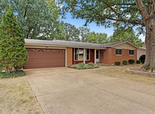 5296 Faro Dr, Saint Louis, MO 63128
