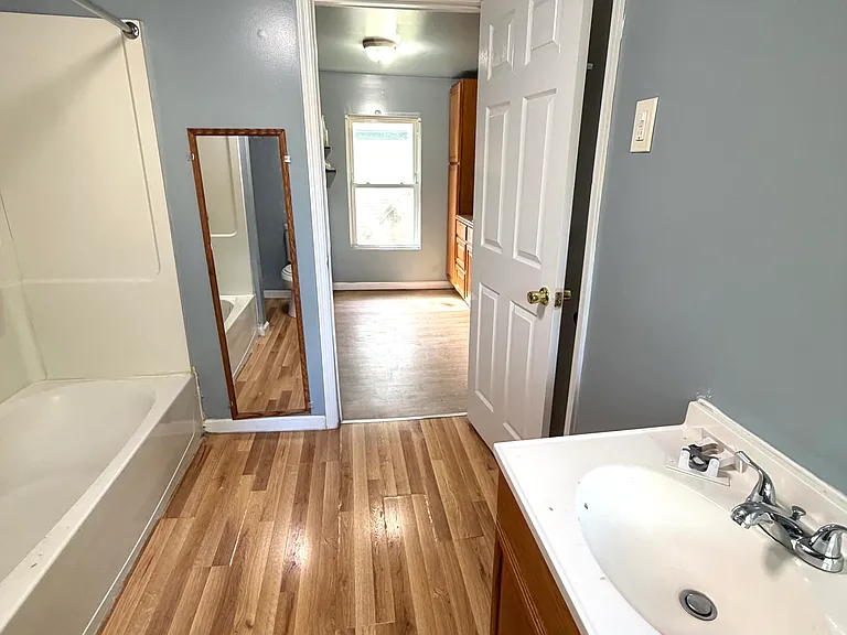 12 Brown Ave #B — Photo 8