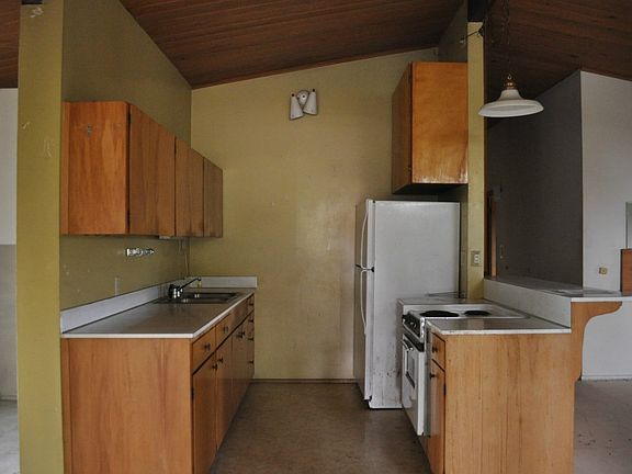 5th image of 9901 Vickery Ave E