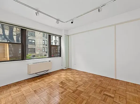 240 East 46th Street 1D image 2 of 21