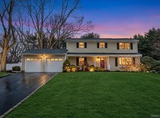 19 Spyglass Lane, East Setauket, NY 11733