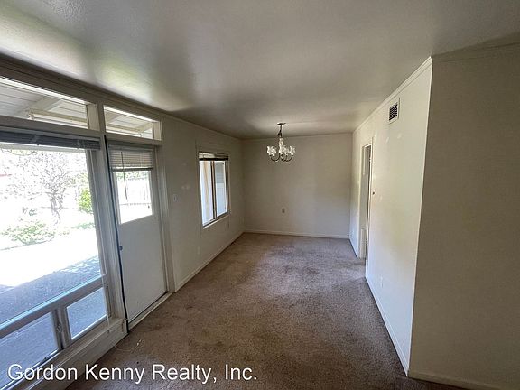 5th image of 112 Cuesta Dr