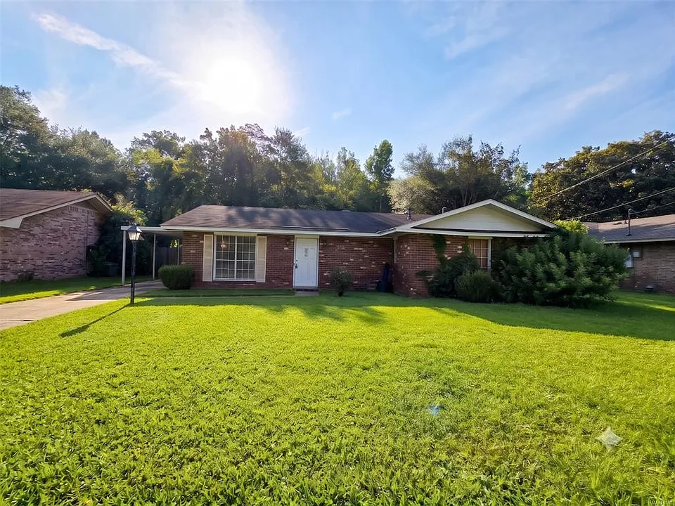 6520 Pinebrook Dr
