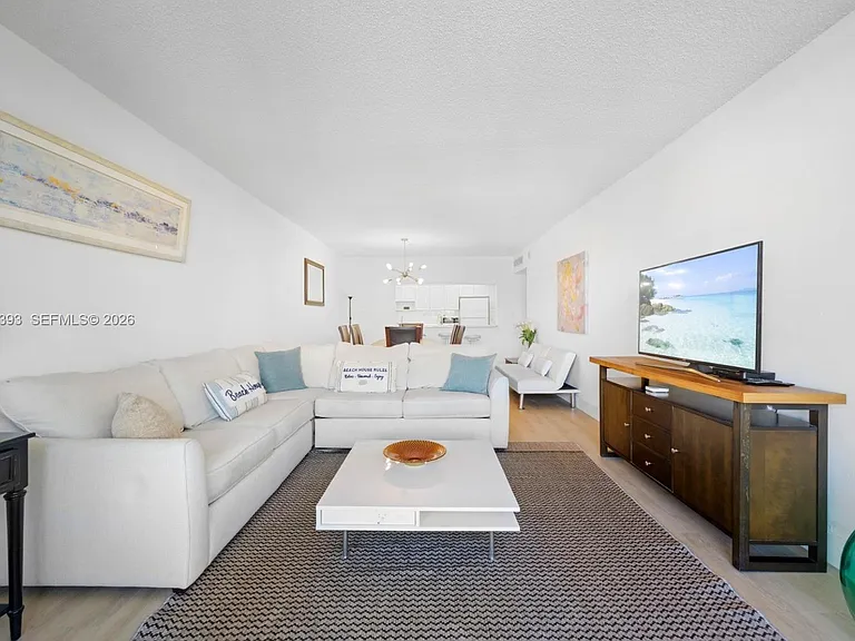 19370 Collins Ave #422 — Photo 5