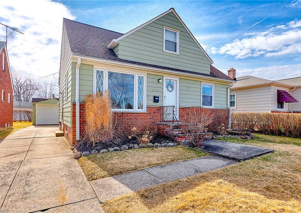 1st image of 32210 Glen Arden Dr